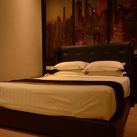 Manhattan Business Hotel Ttdi Kuala Lumpur Bagian luar foto