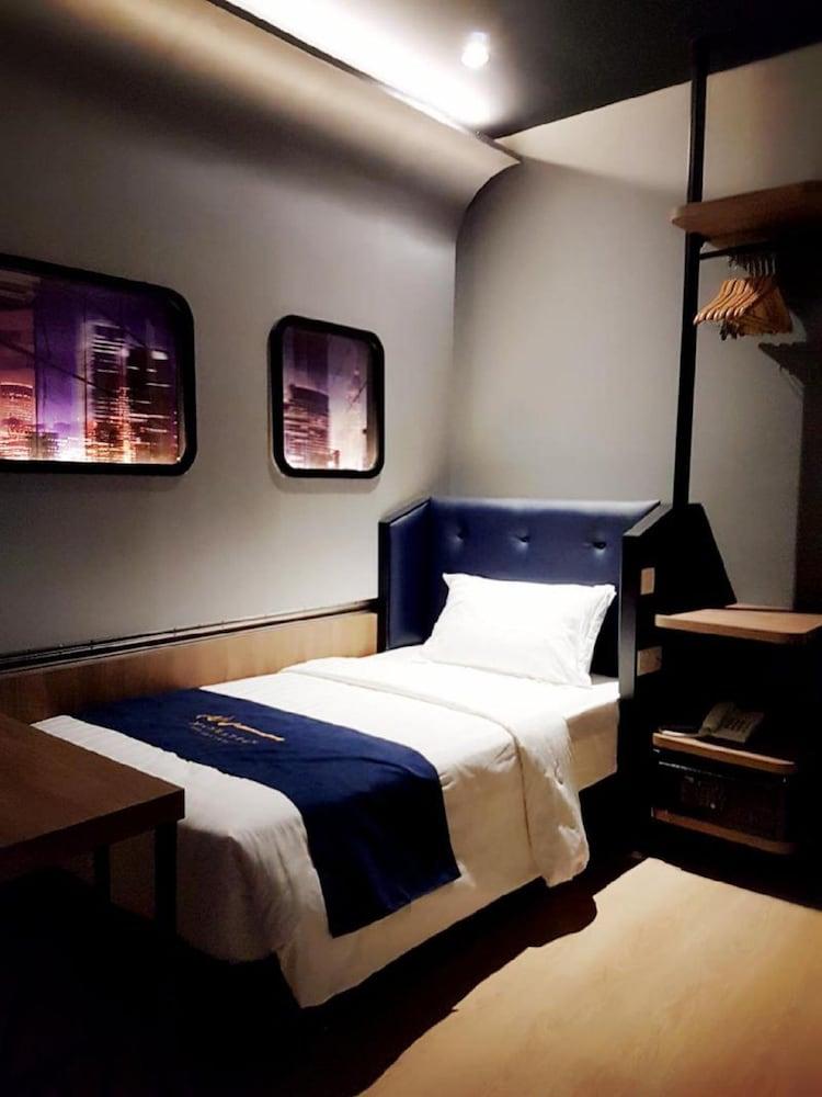 Manhattan Business Hotel Ttdi Kuala Lumpur Bagian luar foto
