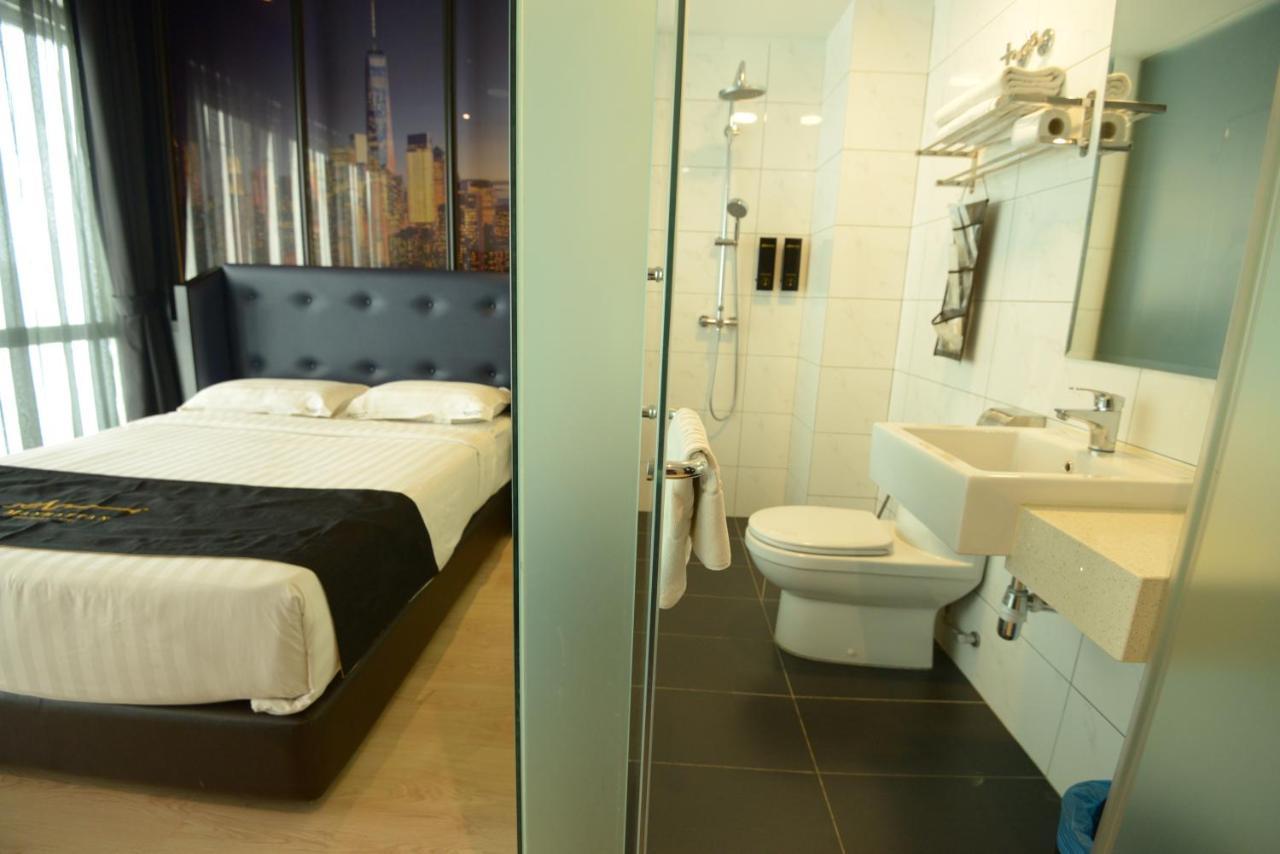 Manhattan Business Hotel Ttdi Kuala Lumpur Bagian luar foto